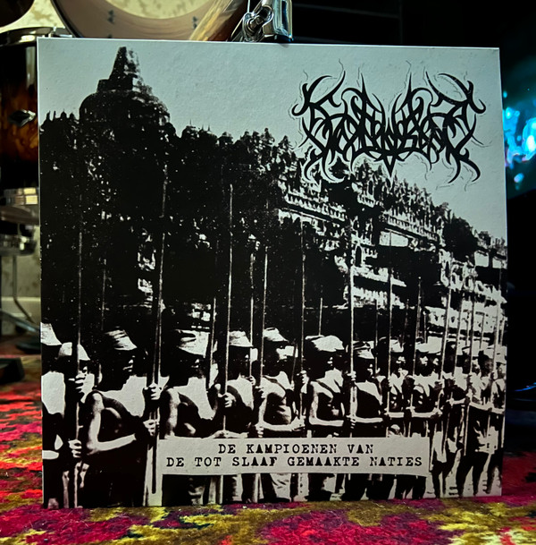 NTktMTMzMS5qcGVn.jpeg VOLKSRAAD - DE KAMPIOENEN VAN DE TOT SLAAF GEMAAKTE NATIES - LP Vinyl